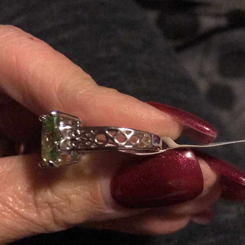 Green ring - Picture 2 of 3
